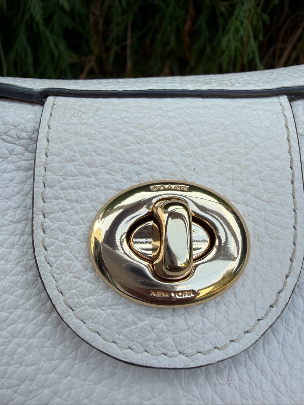 Coach Mia Shoulder Bag Chalk Pebble Leather Gold Hardware - Picture 4 of 15